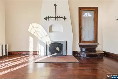 283 Pasadena Avenue, Hasbrouck Heights, NJ 07604 - Photo 7