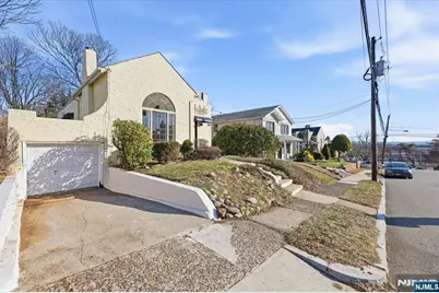 283 Pasadena Avenue, Hasbrouck Heights, NJ 07604 - Photo 35