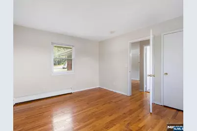 325 Grantwood Boulevard 6B #6B, Palisades Park, NJ 07650 - Photo 3