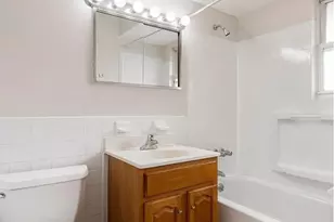 325 Grantwood Blvd 6B, Palisades Park, NJ 07650 - Photo 5