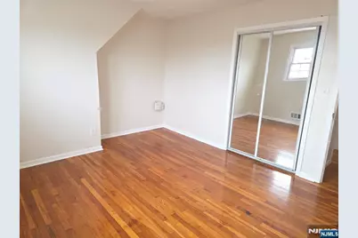 413 Farnham Avenue, Lodi, NJ 07644 - Photo 5