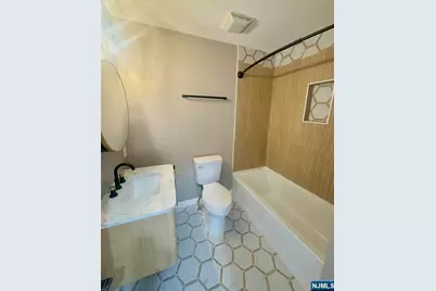 239 40th 7 #7, Irvington, NJ 07111 - Photo 3