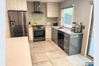 441 Westview Place, Fort Lee, NJ 07024 - Photo 5