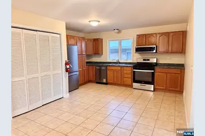 57 Franklin Street 2nd Floor #2nd floor, Elmwood Park, NJ 07407 - Photo 7