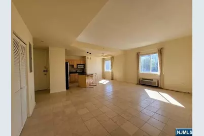 399 11th Street 301 #301, Palisades Park, NJ 07650 - Photo 3