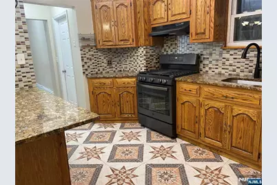 237 Jersey Avenue 1 #1, Cliffside Park, NJ 07010 - Photo 5