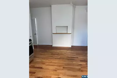 135 Home Avenue 1st Floor #1st Floor, Rutherford, NJ 07070 - Photo 5