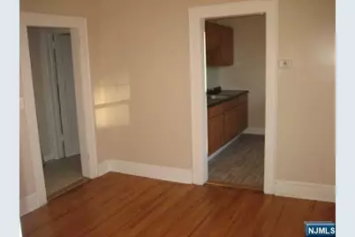 75 Barkley Avenue 4 #4, Clifton, NJ 07011 - Photo 3