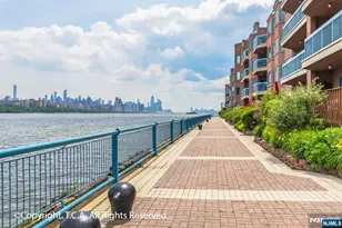 403 Livingston Ct N403, Edgewater, NJ 07020 - Photo 11