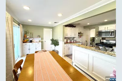 1037 Carnation Drive, New Milford, NJ 07646 - Photo 15