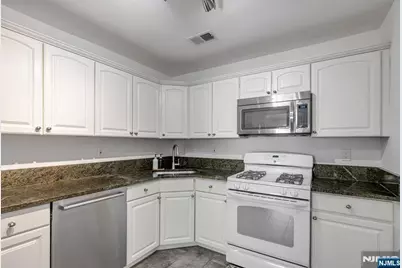 1037 Cumberland Court, Mahwah, NJ 07430 - Photo 7