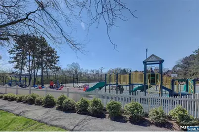 195 Sandcastle Key, Secaucus, NJ 07094 - Photo 43