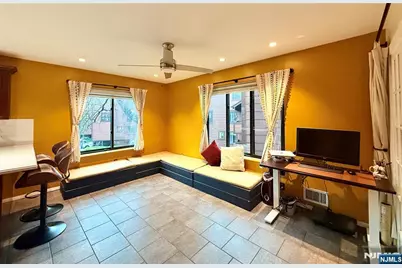 195 Sandcastle Key, Secaucus, NJ 07094 - Photo 17