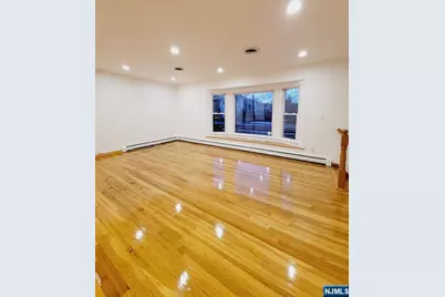 248 Oakwood Drive, Paramus, NJ 07652 - Photo 15