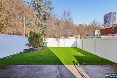 80 W 18th Street, Weehawken, NJ 07086 - Photo 35