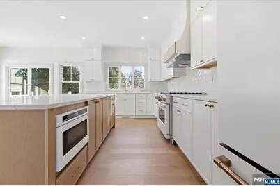 442 Ellis Place, Wyckoff Township, NJ 07481 - Photo 9