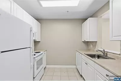 905 River Road 224 #224, Edgewater, NJ 07020 - Photo 9