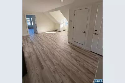 545 Lexington Avenue, Clifton, NJ 07011 - Photo 5