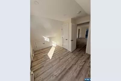 545 Lexington Avenue, Clifton, NJ 07011 - Photo 9