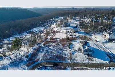 60 Heritage Drive, West Milford, NJ 07480 - Photo 5