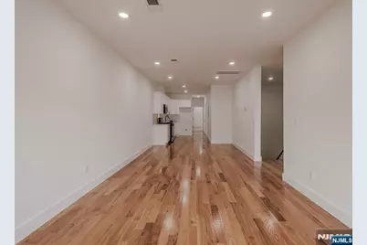 29 Kent Street, Newark, NJ 07108 - Photo 9