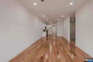 29 Kent St, Newark, NJ 07108 - Photo 9