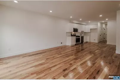 29 Kent Street, Newark, NJ 07108 - Photo 5