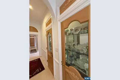 24 Club Way, Montclair, NJ 07009 - Photo 7