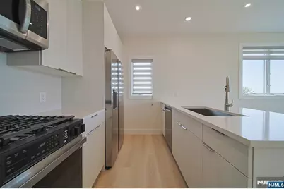 401 Central Boulevard 4C #4C, Palisades Park, NJ 07650 - Photo 11