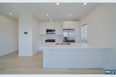401 Central Boulevard 4C #4C, Palisades Park, NJ 07650 - Photo 9