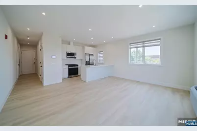 401 Central Boulevard 4C #4C, Palisades Park, NJ 07650 - Photo 5