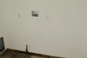 180 Philip Ave, Elmwood Park, NJ 07407 - Photo 15