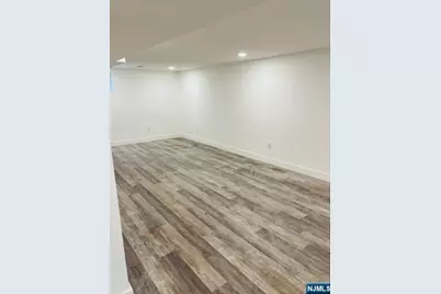 180 Philip Avenue, Elmwood Park, NJ 07407 - Photo 7