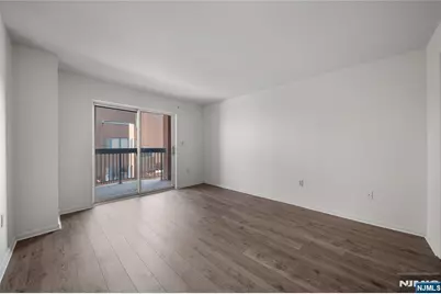 402 Chase Court 402 #402, Edgewater, NJ 07020 - Photo 13