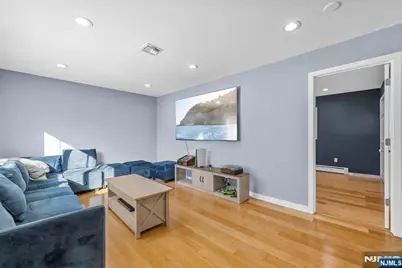 14 Weeks Court, Clifton, NJ 07013 - Photo 17