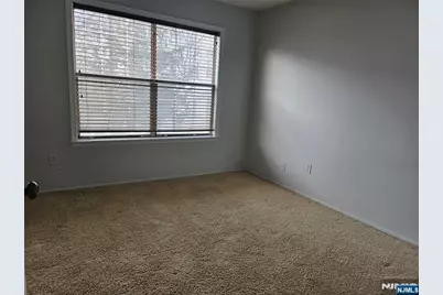 4 Hedgerow Drive, Englewood, NJ 07631 - Photo 9