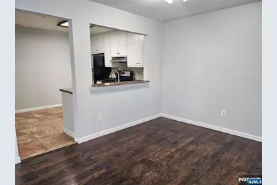 4 Hedgerow Drive, Englewood, NJ 07631 - Photo 5