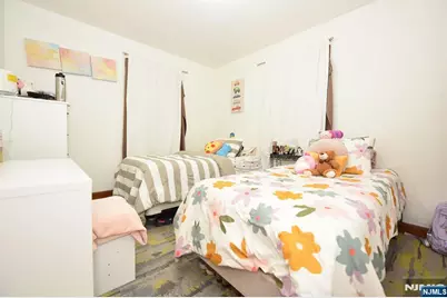 65 Avenue C, Lodi, NJ 07644 - Photo 13