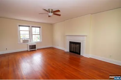 29 13th Avenue, Elmwood Park, NJ 07407 - Photo 3