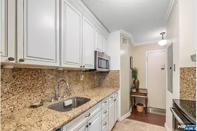 125 Prospect Avenue 16C #16C, Hackensack, NJ 07601 - Photo 21