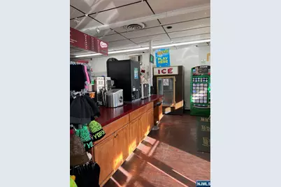 13 Locust, Wallington, NJ 07057 - Photo 5