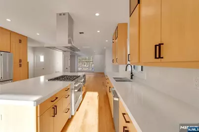 432 Stillwell Avenue A #A, Fort Lee, NJ 07024 - Photo 9