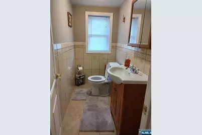 190 Martha Avenue, Elmwood Park, NJ 07407 - Photo 17