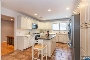 36 Yellow Brick Rd, Wayne, NJ 07470 - Photo 15