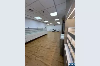 2033 Lemoine Avenue 201 #201, Fort Lee, NJ 07024 - Photo 9