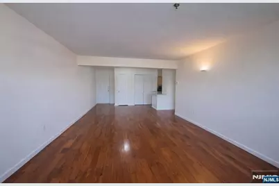 65 Fairview Street 3C #3C, Palisades Park, NJ 07650 - Photo 3