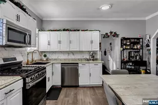 357 11th St, Newark, NJ 07107 - Photo 9