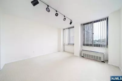200 Winston Drive 401 #401, Cliffside Park, NJ 07010 - Photo 11
