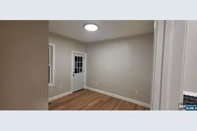 115 Wallington Avenue, Wallington, NJ 07057 - Photo 15