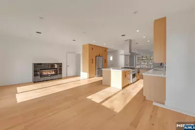 432 Stillwell Avenue B #B, Fort Lee, NJ 07024 - Photo 11